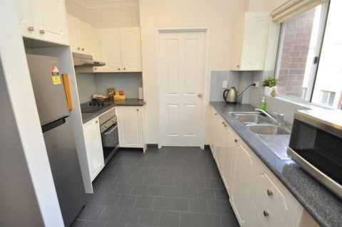 Parramatta Self-Contained Two-Bedroom Apartment (4LEN) - Lightning Ridge Tourism 3