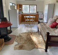 Pear Tree Cottage at Amiens - Lightning Ridge Tourism