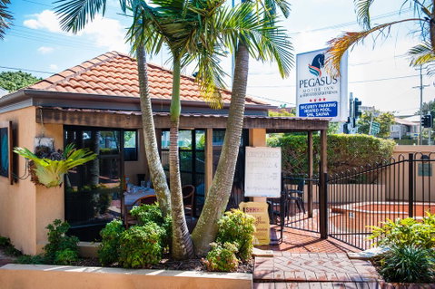 Pegasus Motor Inn And Serviced Apartments - Lightning Ridge Tourism 0