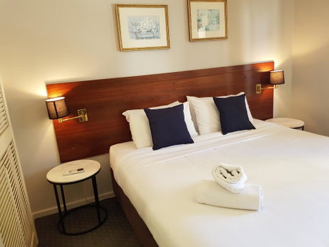 PERTH CBD APARTMENTS - Lightning Ridge Tourism 0
