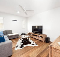 Pet Friendly new house Peregian Breeze Drive Peregian Beach - Lightning Ridge Tourism