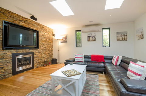 PIER 55 - DROMANA... - Lightning Ridge Tourism 0
