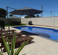 Ploughmans Motor Inn - Lightning Ridge Tourism