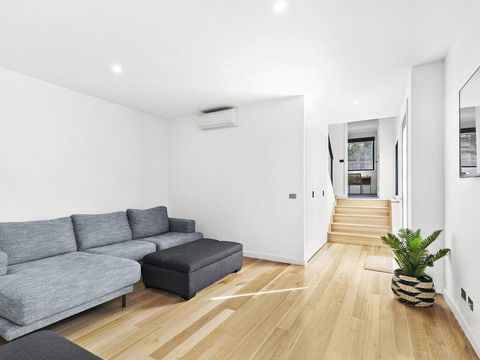 POINT BREAK , NEW LISTING 2019,  - Lightning Ridge Tourism 3