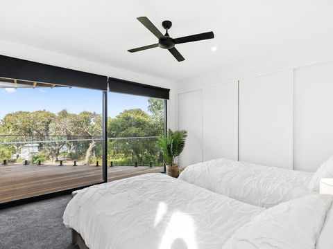 POINT BREAK , NEW LISTING 2019,  - Lightning Ridge Tourism 2