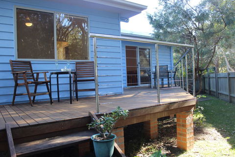 POINT BREAK - WEEKLY ONLY - Lightning Ridge Tourism 2