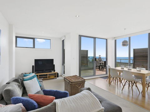 POINT GREY APARTMENT 2 - Ocean VIews With Wifi - Lightning Ridge Tourism 2