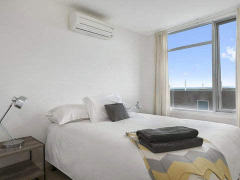 POINT GREY APARTMENT 2 - Ocean VIews With Wifi - Lightning Ridge Tourism 1