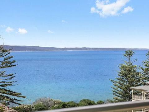 POINT GREY APARTMENT ONE - VIEWPOINT - Lightning Ridge Tourism 0
