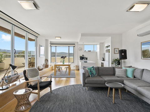 POINT GREY APARTMENT ONE - VIEWPOINT - Lightning Ridge Tourism 2
