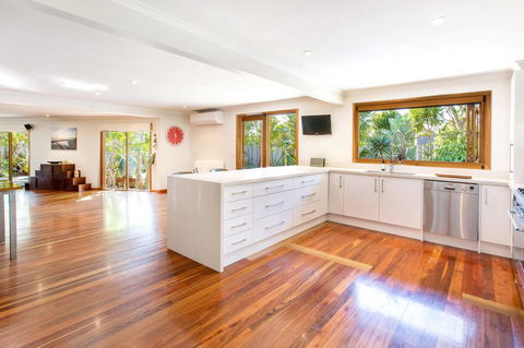 POINT LEO BEACH HOUSE - POINT LEO - Lightning Ridge Tourism 2