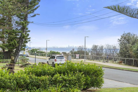 POINTVIEW LODGE, UNIT 1 - Lightning Ridge Tourism 3