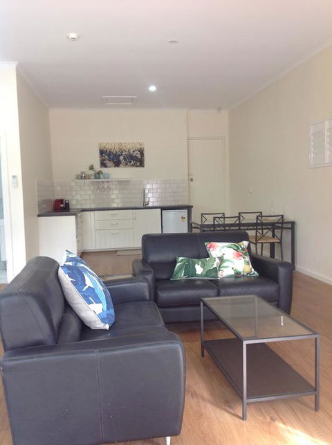 Port Elliot Rural Retreat - Lightning Ridge Tourism 3