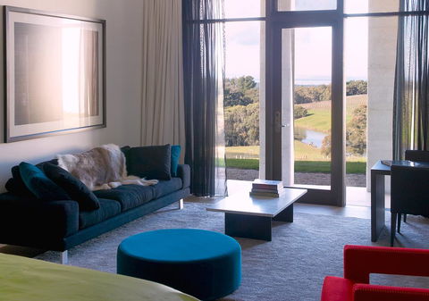 Port Phillip Estate - Lightning Ridge Tourism 3