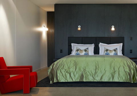 Port Phillip Estate - Lightning Ridge Tourism 0