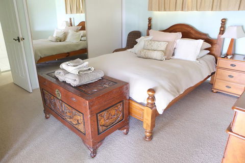 Porters Plainland Lockyer Valley B&B - Lightning Ridge Tourism 1