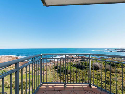 Portovenere Fishermans Bay - Lightning Ridge Tourism 0