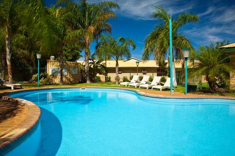 Potshot Hotel Resort - Lightning Ridge Tourism 3