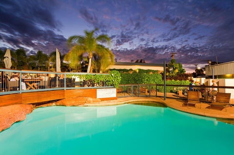 Potshot Hotel Resort - Lightning Ridge Tourism 2