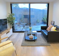 Pride Bentleigh Apartment with Private Garden - Lightning Ridge Tourism