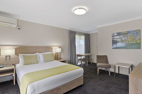 Quality Inn Carriage House - Lightning Ridge Tourism 0