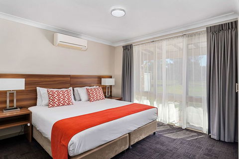 Quality Inn Carriage House - Lightning Ridge Tourism 2