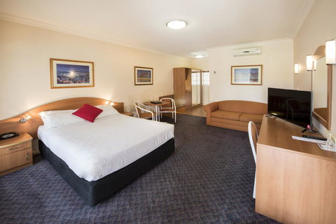 Quality Inn Penrith Sydney - Lightning Ridge Tourism 2