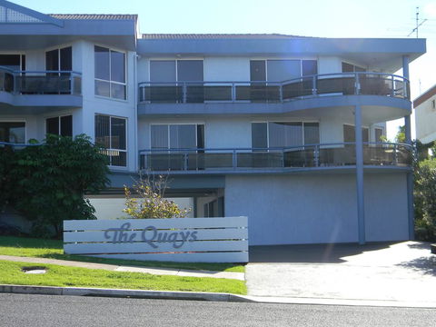 QUAYS 6 - Lightning Ridge Tourism 0