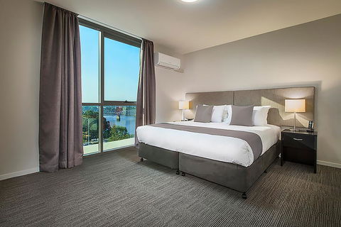 Quest Rockhampton - Lightning Ridge Tourism 3