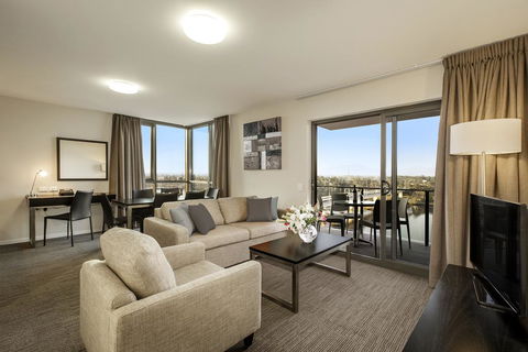 Quest Rockhampton - Lightning Ridge Tourism 2