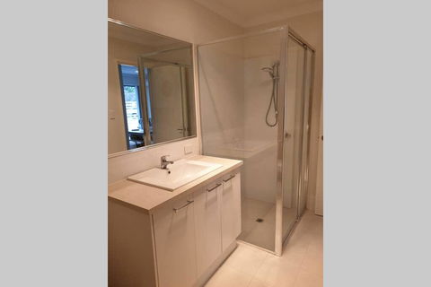 Quiet Apartment Walking Distance To Restaurants - Lightning Ridge Tourism 2
