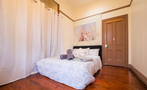 Quiet Private Room In Strathfield 3min To Train Station4 - Lightning Ridge Tourism 0