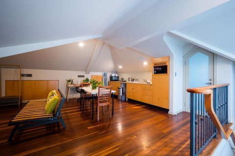 Quiet Private Studio In Strathfield With Kitchenette And Private Bathroom 3min To Station Sleeps 6 - Lightning Ridge Tourism 0