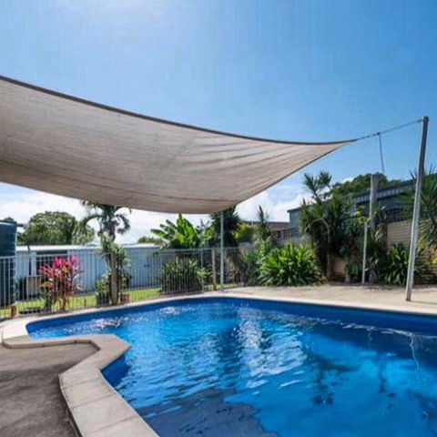 QUIRKY QUEENSLANDER 6 BEDROOM HOME - Lightning Ridge Tourism 3