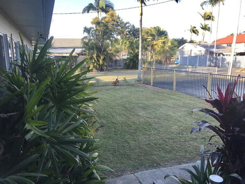 QUIRKY QUEENSLANDER 6 BEDROOM HOME - Lightning Ridge Tourism 2