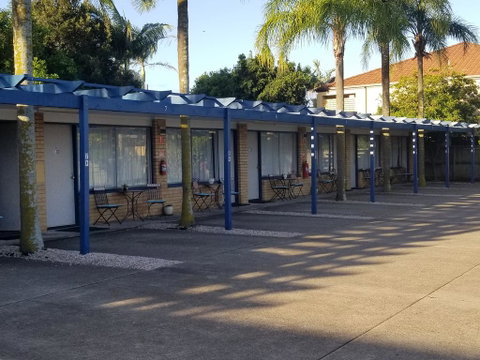 Raceways Motel - Lightning Ridge Tourism 1