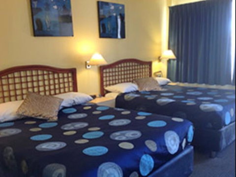 Raceways Motel - Lightning Ridge Tourism 3