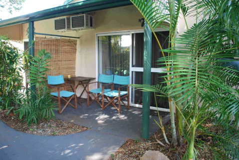 Rainforest Motel - Lightning Ridge Tourism 2
