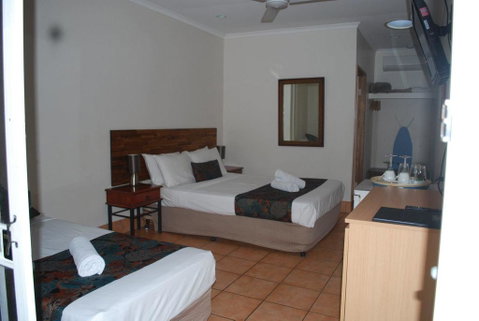 Rainforest Motel - Lightning Ridge Tourism 1