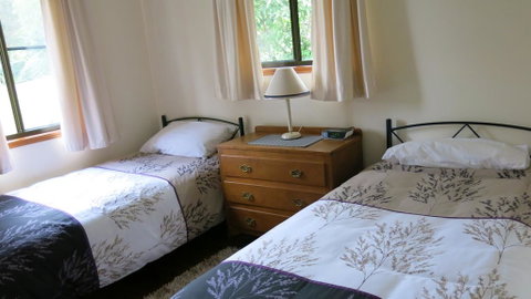 Ravensbourne Escape - Cedar Lodge - Lightning Ridge Tourism 3