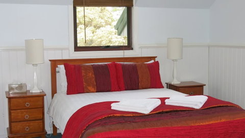 Ravensbourne Escape- Quingilli - Lightning Ridge Tourism 3