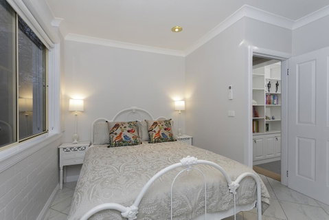 Rawson's Retreat - Five Bedroom Home - Walk CBD - Includes Breakfast - Lightning Ridge Tourism 3