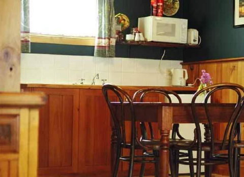 Red Brier Cottage Accommodation - Lightning Ridge Tourism 2