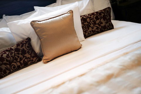 Redearth Boutique Hotel - Lightning Ridge Tourism 1