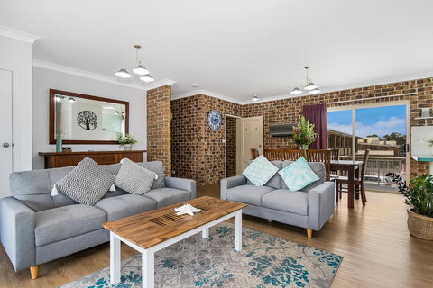 Richmond Motor Inn - Lightning Ridge Tourism 3