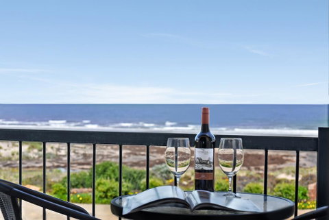 Right On The Beach @ Moana - Lightning Ridge Tourism 1