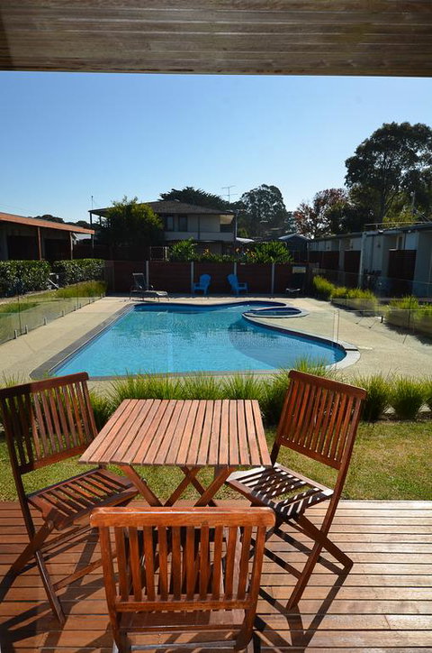 Riverside Ocean Grove - Lightning Ridge Tourism 3