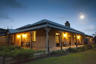 Book Robe Accommodation Vacations Lightning Ridge Tourism Lightning Ridge Tourism