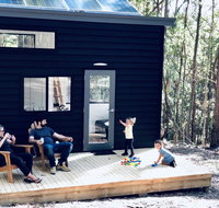 Robinson Crusoe Tiny House - Lightning Ridge Tourism