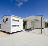 Rocks Retreat Cabin - Seal - Lightning Ridge Tourism